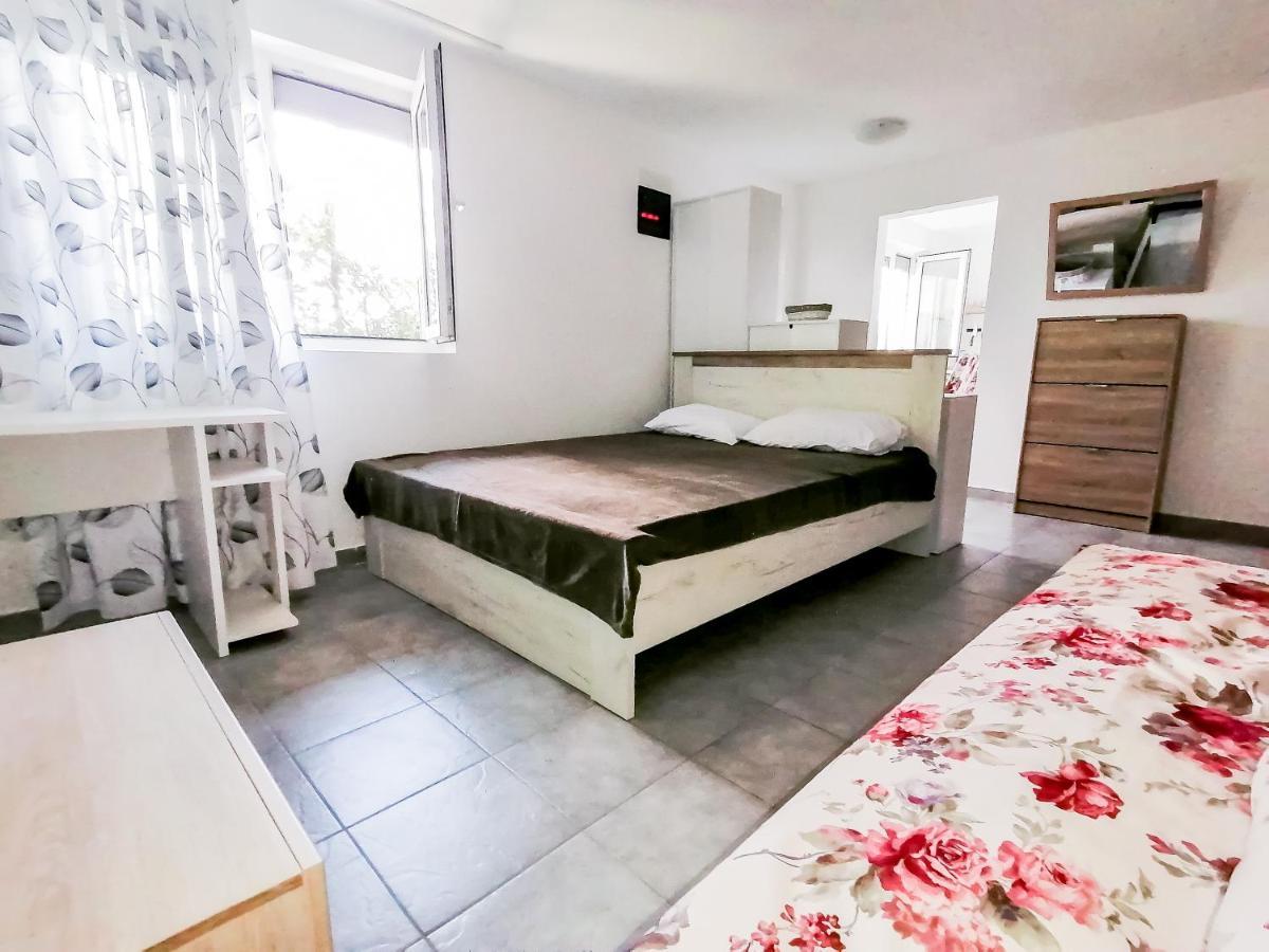 Apartments Siesta Tivat Zewnętrze zdjęcie